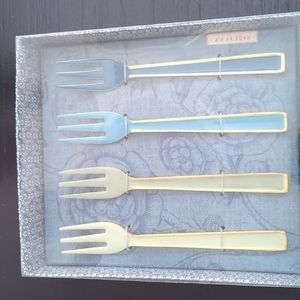 New Pip studio fork set blue